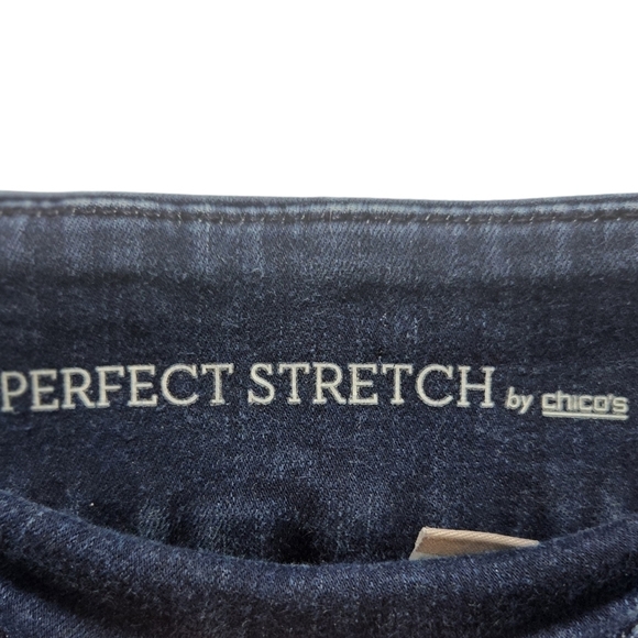 Perfect Stretch by Chico's Dark Blue Denim Size 0 Ankle Cropped Jeans Pull-On - Picture 2 of 4